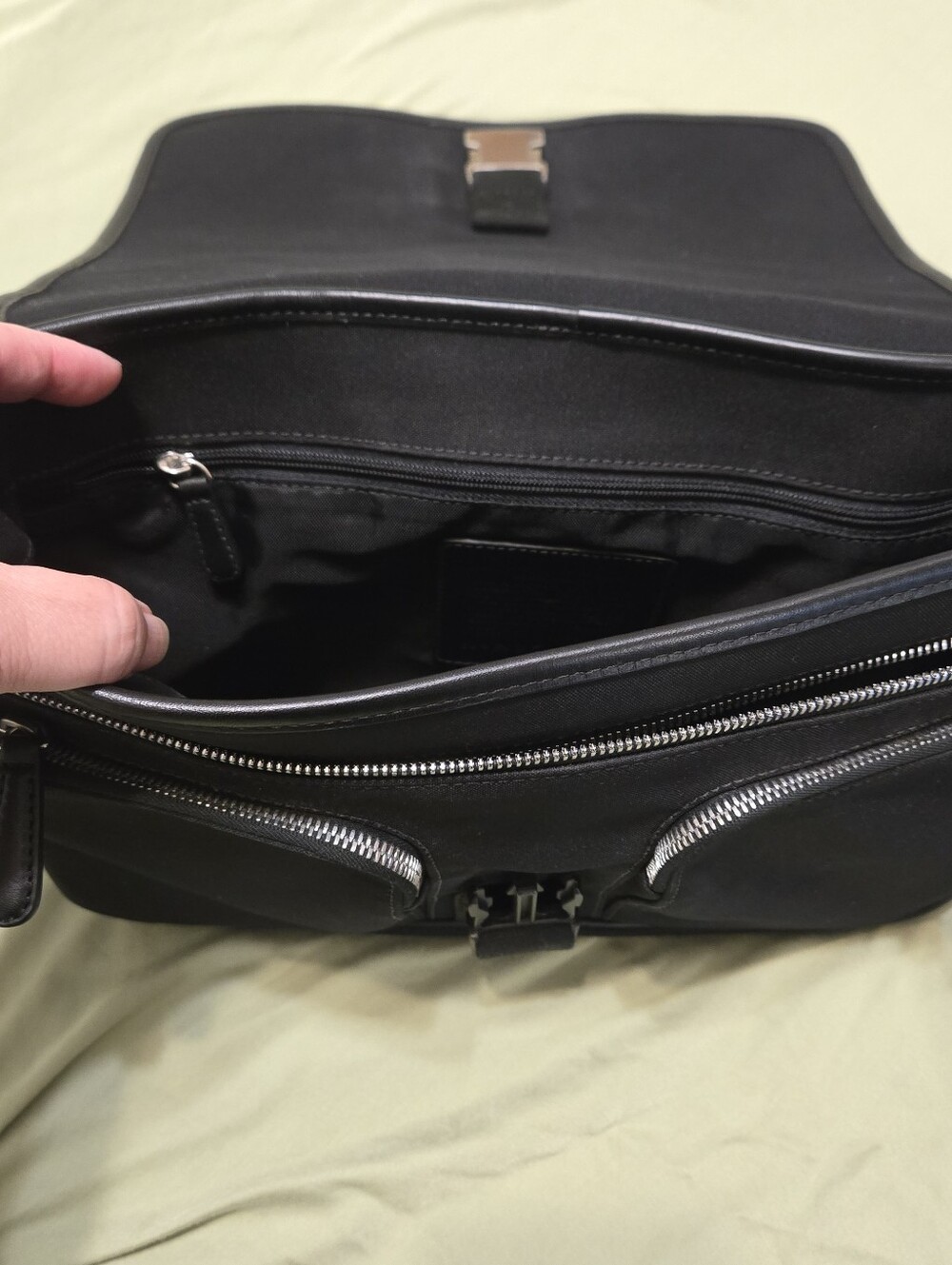 COACH Black Messenger Bag with Adjustable Strap - Picture 3 of 7